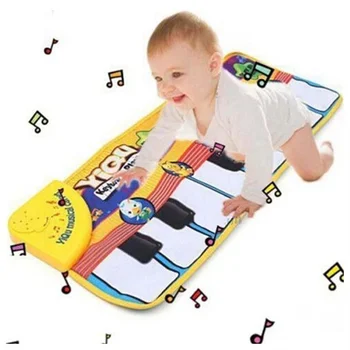 Музикалното планк за пиано за бебето